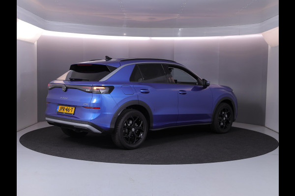 Volkswagen T-Roc Life First Edition 1.5 eTSI 85 kW / 116 PK SUV 7 v | Private lease vanaf €656 | DSG | Camera| 18'LM-velgen| verwarmd stuur en stoelen