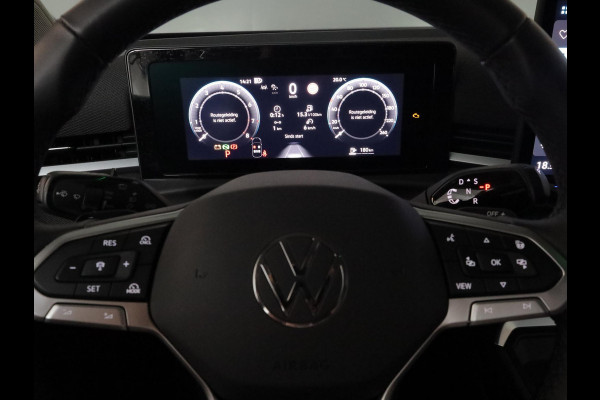Volkswagen T-Roc Life First Edition 1.5 eTSI 85 kW / 116 PK SUV 7 v | Private lease vanaf €656 | DSG | Camera| 18'LM-velgen| verwarmd stuur en stoelen