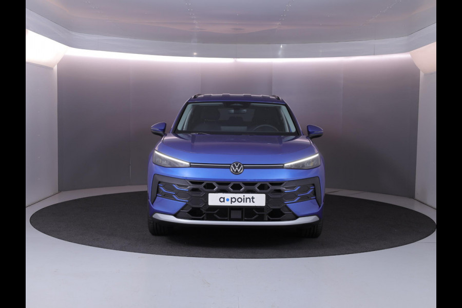 Volkswagen T-Roc Life First Edition 1.5 eTSI 85 kW / 116 PK SUV 7 v | Private lease vanaf €656 | DSG | Camera| 18'LM-velgen| verwarmd stuur en stoelen
