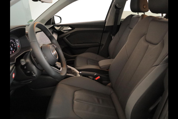 Audi A1 Sportback 35 TFSI S edition 150pk | Lederen bekleding | 18 inch Lichtmetalen | Led koplampen | Adaptieve cruise controle | S-line interieur