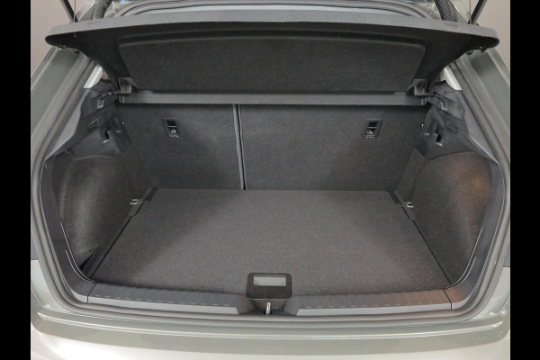 Audi A1 Sportback 35 TFSI S edition 150pk | Lederen bekleding | 18 inch Lichtmetalen | Led koplampen | Adaptieve cruise controle | S-line interieur