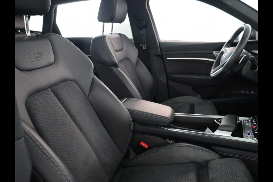 Audi e-tron 55 quattro S edition 95 kWh 408 pk | SOH 95,66% | Navigatie | Panoramadak | Parkeersensoren | Achteruitrijcamera | Matrix LED koplampen | Stoelverwarming | S-Line |