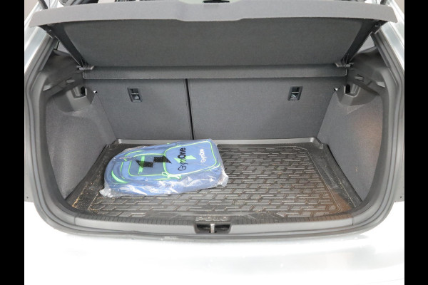 Volkswagen Polo 1.0 TSI R-Line Edition 95 pk | Automaat | Panoramisch schuif/kantel dak | Verwarmbare voorstoelen