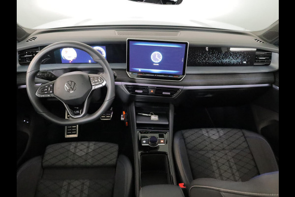 Volkswagen Tayron 1.5 eHybrid R-Line Edition | Private lease vanaf €851 | 204 pk Automaat (DSG) | Verlengde garantie | Navigatie | Panoramadak | Trekhaak (wegklapbaar) | Parkeersensoren (Park assist) | Rondomzicht camera | Stoelverwarming | R-Line |