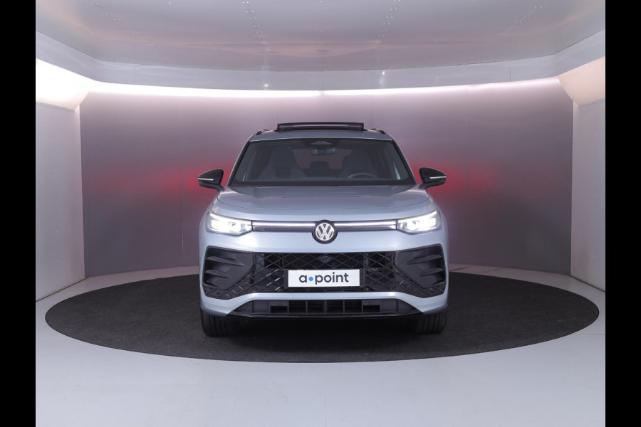 Volkswagen Tayron 1.5 eHybrid R-Line Edition | Private lease vanaf €851 | 204 pk Automaat (DSG) | Verlengde garantie | Navigatie | Panoramadak | Trekhaak (wegklapbaar) | Parkeersensoren (Park assist) | Rondomzicht camera | Stoelverwarming | R-Line |
