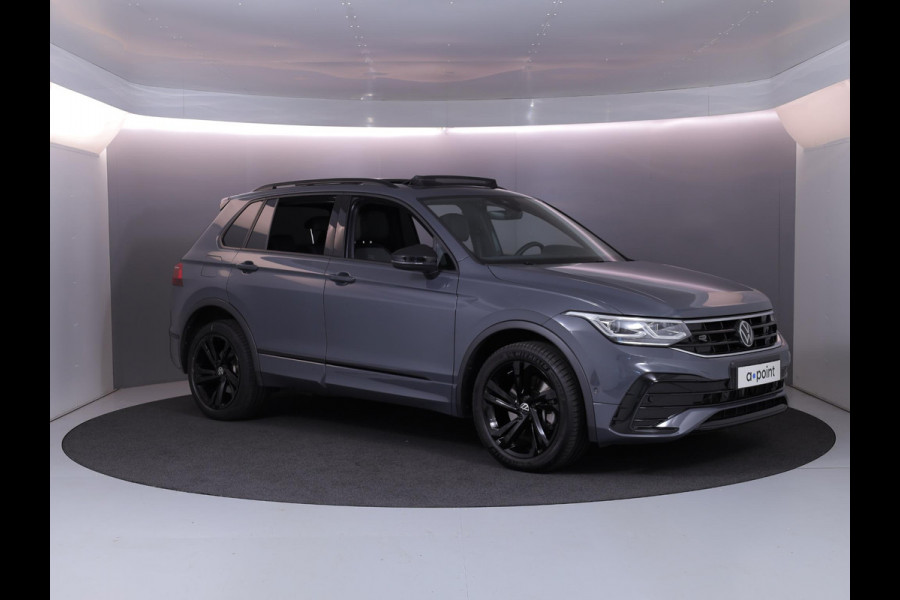 Volkswagen Tiguan 1.4 TSI eHybrid R-Line Business 245 pk Automaat (DSG) | Navigatie | Panoramadak | Parkeersensoren (Park assist) | Rondomzicht camera | Black Style pakket | R-Line |