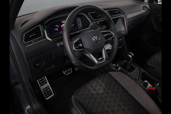 Volkswagen Tiguan 1.4 TSI eHybrid R-Line Business 245 pk Automaat (DSG) | Navigatie | Panoramadak | Parkeersensoren (Park assist) | Rondomzicht camera | Black Style pakket | R-Line |