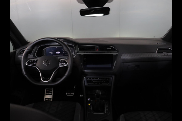 Volkswagen Tiguan 1.4 TSI eHybrid R-Line Business 245 pk Automaat (DSG) | Navigatie | Panoramadak | Parkeersensoren (Park assist) | Rondomzicht camera | Black Style pakket | R-Line |