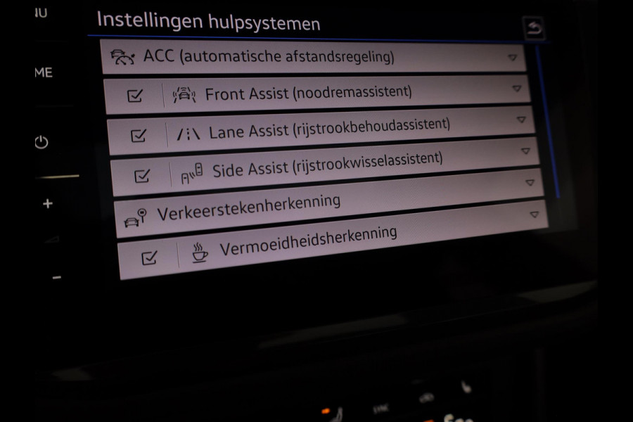 Volkswagen Tiguan 1.4 TSI eHybrid R-Line Business 245 pk Automaat (DSG) | Navigatie | Panoramadak | Parkeersensoren (Park assist) | Rondomzicht camera | Black Style pakket | R-Line |