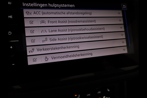 Volkswagen Tiguan 1.4 TSI eHybrid R-Line Business 245 pk Automaat (DSG) | Navigatie | Panoramadak | Parkeersensoren (Park assist) | Rondomzicht camera | Black Style pakket | R-Line |