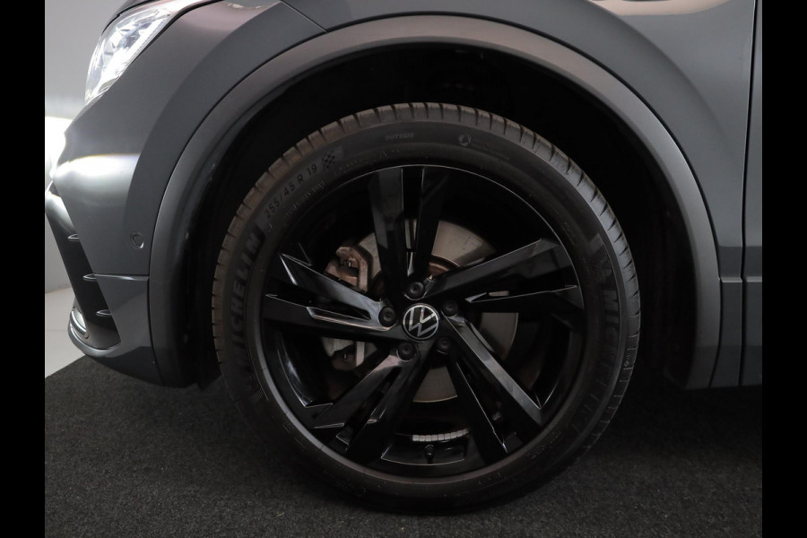 Volkswagen Tiguan 1.4 TSI eHybrid R-Line Business 245 pk Automaat (DSG) | Navigatie | Panoramadak | Parkeersensoren (Park assist) | Rondomzicht camera | Black Style pakket | R-Line |