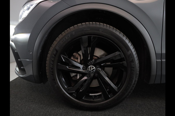 Volkswagen Tiguan 1.4 TSI eHybrid R-Line Business 245 pk Automaat (DSG) | Navigatie | Panoramadak | Parkeersensoren (Park assist) | Rondomzicht camera | Black Style pakket | R-Line |