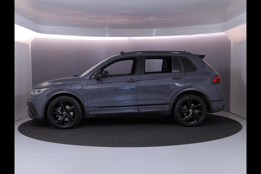 Volkswagen Tiguan 1.4 TSI eHybrid R-Line Business 245 pk Automaat (DSG) | Navigatie | Panoramadak | Parkeersensoren (Park assist) | Rondomzicht camera | Black Style pakket | R-Line |