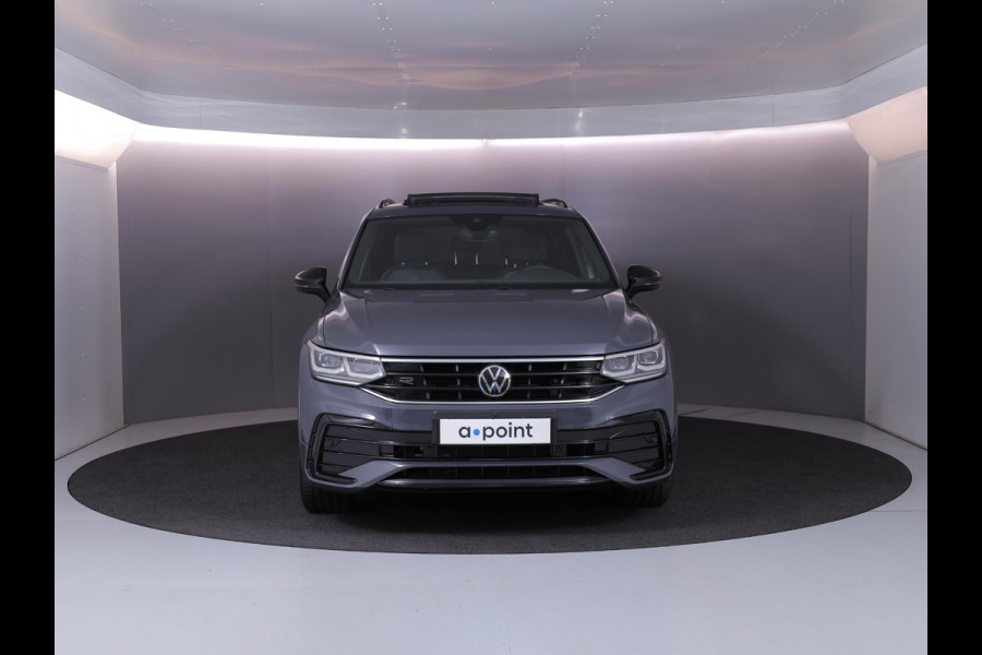 Volkswagen Tiguan 1.4 TSI eHybrid R-Line Business 245 pk Automaat (DSG) | Navigatie | Panoramadak | Parkeersensoren (Park assist) | Rondomzicht camera | Black Style pakket | R-Line |