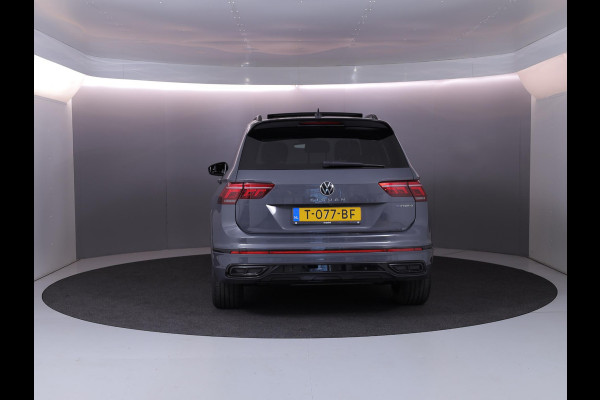 Volkswagen Tiguan 1.4 TSI eHybrid R-Line Business 245 pk Automaat (DSG) | Navigatie | Panoramadak | Parkeersensoren (Park assist) | Rondomzicht camera | Black Style pakket | R-Line |
