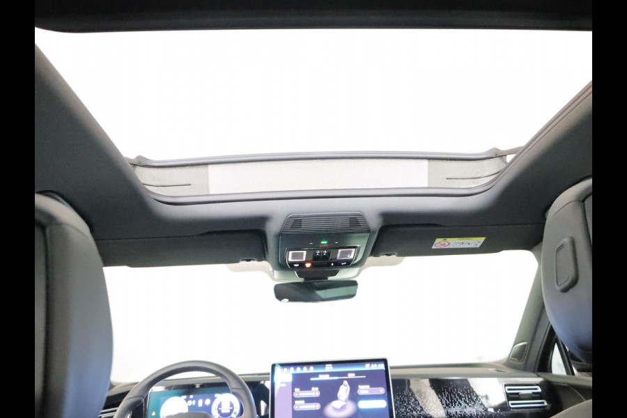 Volkswagen Tiguan 1.5 eHybrid R-Line Edition 272 pk Automaat (DSG) | Verlengde garantie | Navigatie | Panoramadak | Trekhaak (wegklapbaar) | Parkeersensoren (Park assist) | Rondomzicht camera | Lederen bekleding | Stoelverwarming/ventilatie |