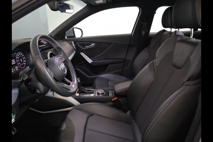 Audi Q2 35 TFSI S Edition 150 pk S-tronic | Navigatie | Trekhaak | Parkeersensoren achter | Matrix LED koplampen | S-Line |