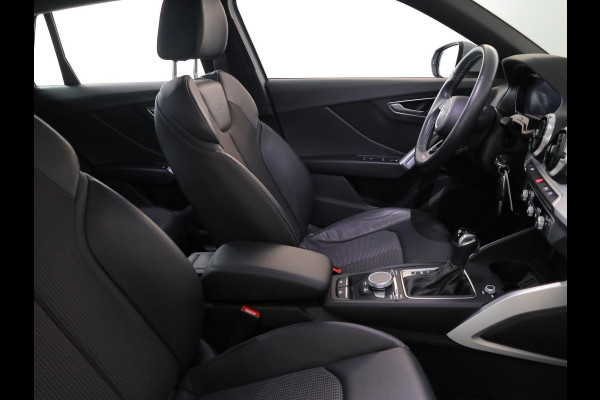 Audi Q2 35 TFSI S Edition 150 pk S-tronic | Navigatie | Trekhaak | Parkeersensoren achter | Matrix LED koplampen | S-Line |