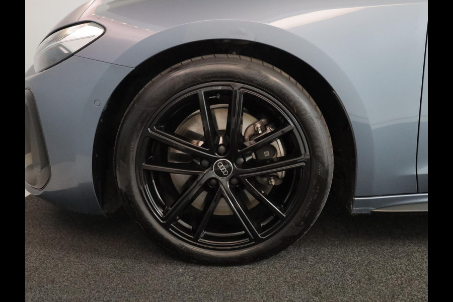 Audi A5 Avant 2.0 e-hybrid quattro S edition 299 pk S-tronic | Verlengde garantie | Navigatie | Parkeersensoren (Park assist) | Rondomzicht camera | Matrix LED koplampen | Multimedia scherm passagier | S-Line |