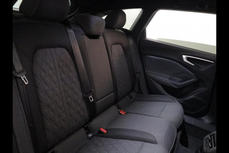 Audi A5 Avant 2.0 e-hybrid quattro S edition 299 pk S-tronic | Verlengde garantie | Navigatie | Parkeersensoren (Park assist) | Rondomzicht camera | Matrix LED koplampen | Multimedia scherm passagier | S-Line |