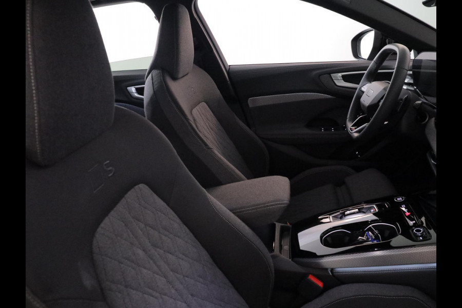 Audi A5 Avant 2.0 e-hybrid quattro S edition 299 pk S-tronic | Verlengde garantie | Navigatie | Parkeersensoren (Park assist) | Rondomzicht camera | Matrix LED koplampen | Multimedia scherm passagier | S-Line |