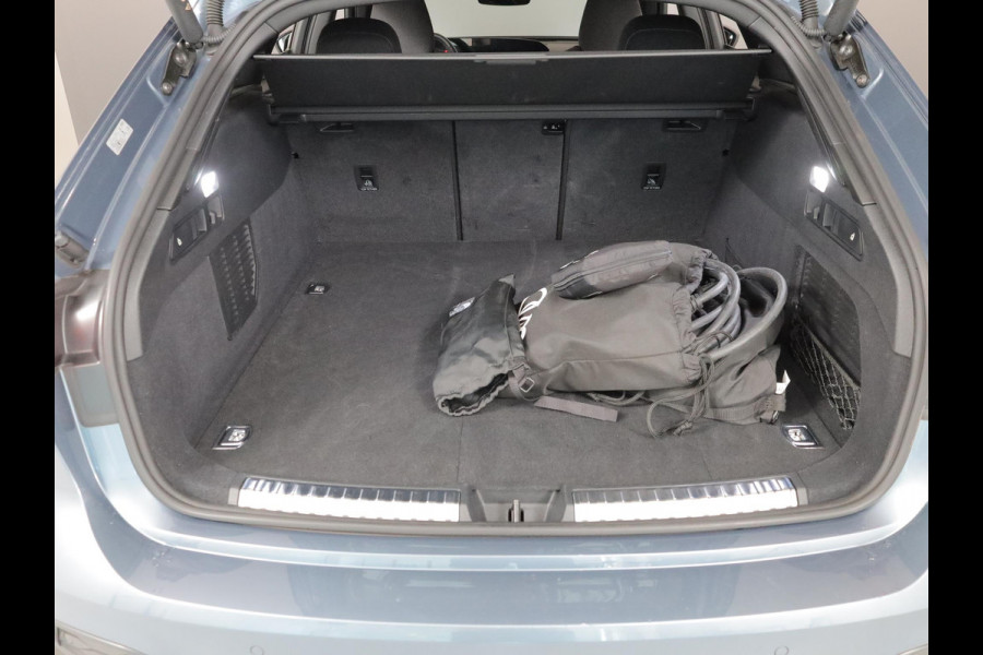 Audi A5 Avant 2.0 e-hybrid quattro S edition 299 pk S-tronic | Verlengde garantie | Navigatie | Parkeersensoren (Park assist) | Rondomzicht camera | Matrix LED koplampen | Multimedia scherm passagier | S-Line |