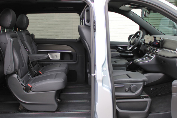 Mercedes-Benz Eqv 300 L2 / AMG / Luchtvering / Panorama / 7-Persoons / Burmester / Vol Opties / NIEUWSTAAT