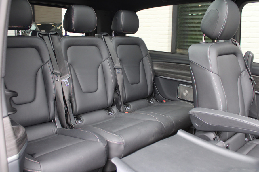 Mercedes-Benz Eqv 300 L2 / AMG / Luchtvering / Panorama / 7-Persoons / Burmester / Vol Opties / NIEUWSTAAT