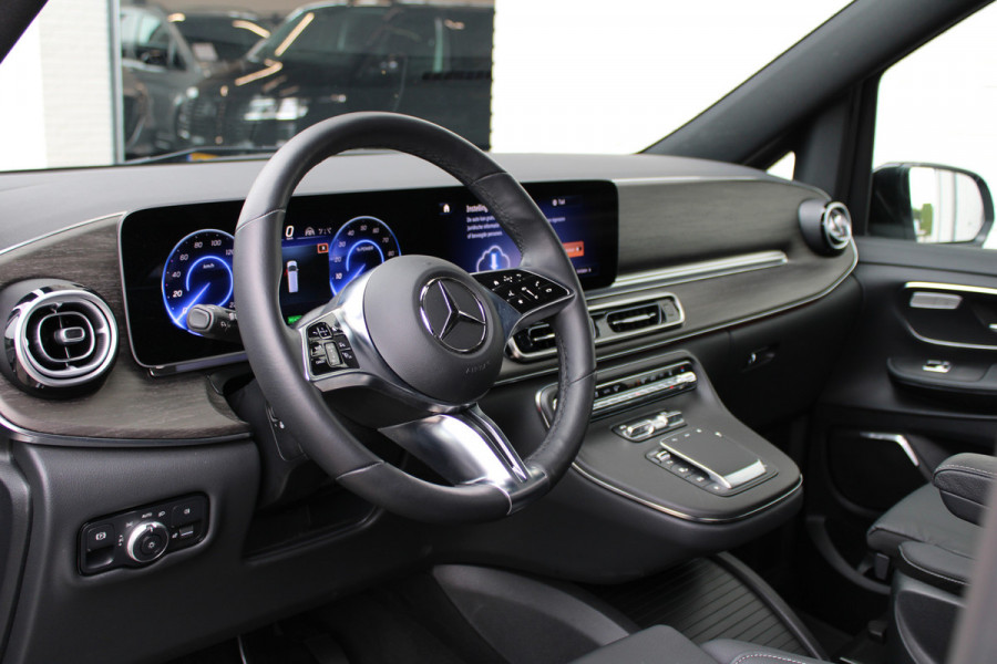 Mercedes-Benz Eqv 300 L2 / AMG / Luchtvering / Panorama / 7-Persoons / Burmester / Vol Opties / NIEUWSTAAT