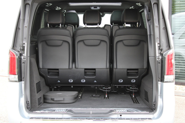 Mercedes-Benz Eqv 300 L2 / AMG / Luchtvering / Panorama / 7-Persoons / Burmester / Vol Opties / NIEUWSTAAT
