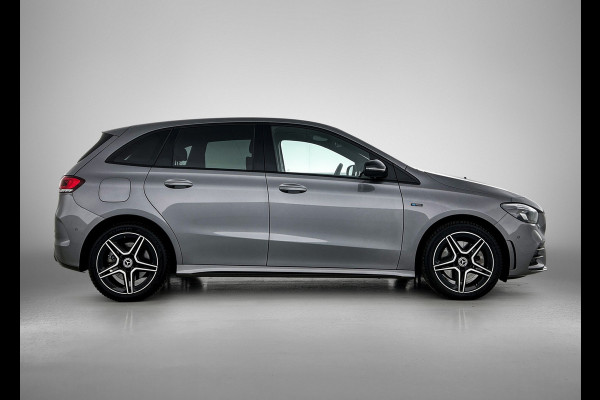 Mercedes-Benz B-Klasse 250 e Business Solution AMG Limited Lichtmetalen velgen | Wide screen | Navigatie | parking support | Inclusief 24 maanden MB Certified garantie voor Europa.