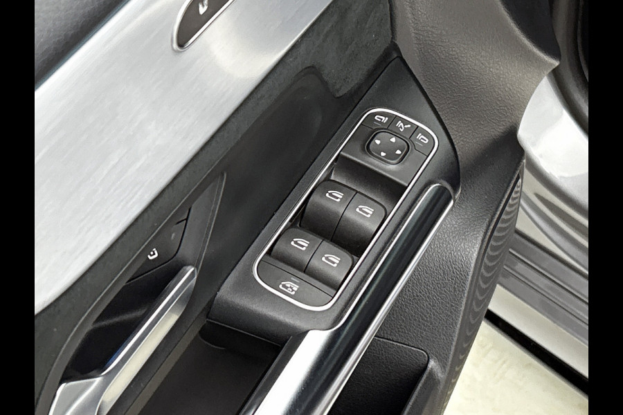 Mercedes-Benz B-Klasse 250 e Business Solution AMG Limited Lichtmetalen velgen | Wide screen | Navigatie | parking support | Inclusief 24 maanden MB Certified garantie voor Europa.