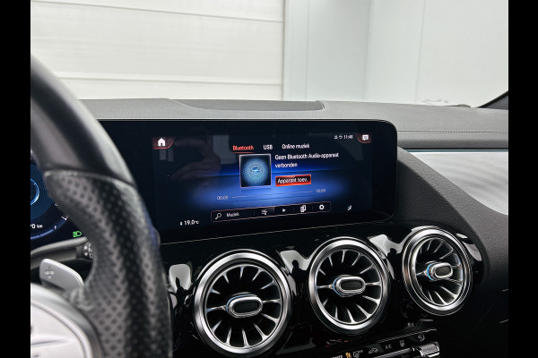 Mercedes-Benz B-Klasse 250 e Business Solution AMG Limited Lichtmetalen velgen | Wide screen | Navigatie | parking support | Inclusief 24 maanden MB Certified garantie voor Europa.