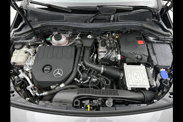 Mercedes-Benz B-Klasse 250 e Business Solution AMG Limited Lichtmetalen velgen | Wide screen | Navigatie | parking support | Inclusief 24 maanden MB Certified garantie voor Europa.