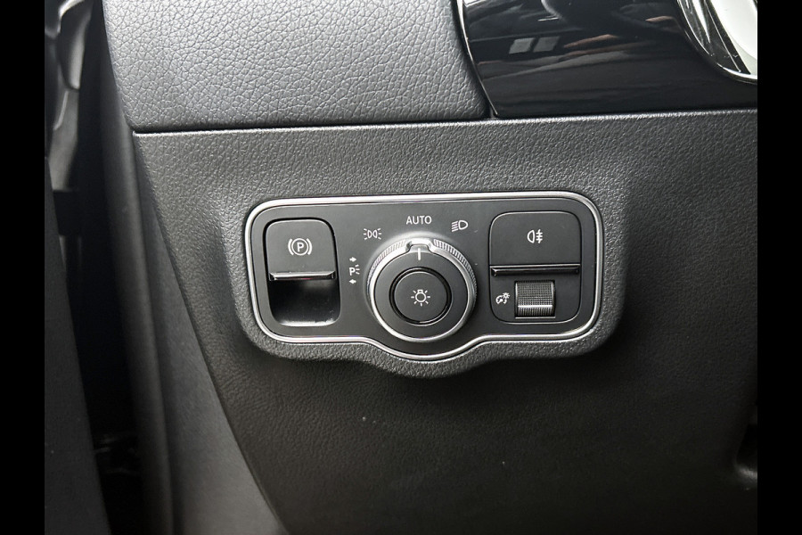 Mercedes-Benz B-Klasse 250 e Business Solution AMG Limited Lichtmetalen velgen | Wide screen | Navigatie | parking support | Inclusief 24 maanden MB Certified garantie voor Europa.