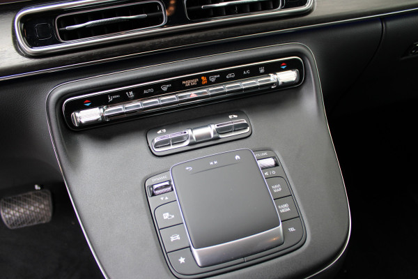 Mercedes-Benz Eqv 300 L2 / AMG / 7-Persoons / Burmester / 360 Camera / Vol Opties / NIEUWSTAAT
