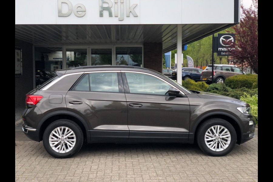 Volkswagen T-Roc 1.0 TSI Style | Carplay/Android, ACC, Stoel+Stuurverw., Trekhaak, Camera, PDC, Airco | Dealeronderhouden |