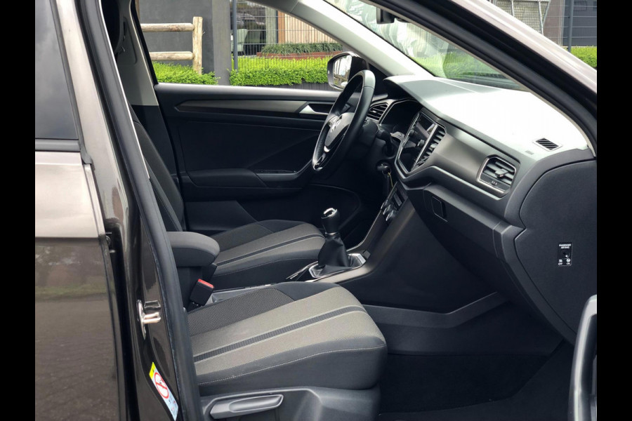 Volkswagen T-Roc 1.0 TSI Style | Carplay/Android, ACC, Stoel+Stuurverw., Trekhaak, Camera, PDC, Airco | Dealeronderhouden |