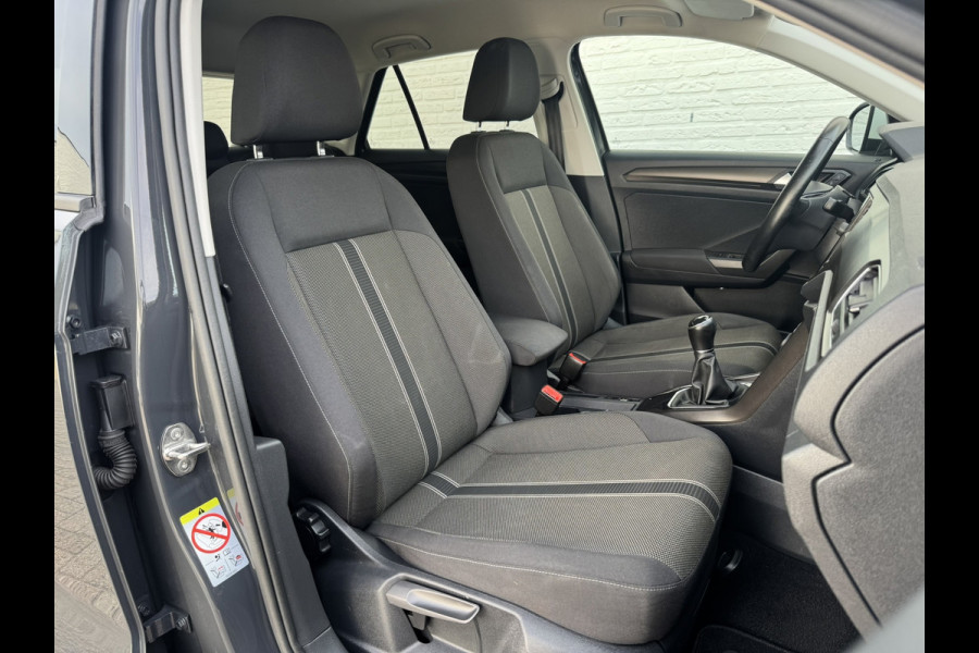 Volkswagen T-Roc 1.5 TSI Sport Camera Adaptieve cruise Digitaal dashboard Pdc voor+achter