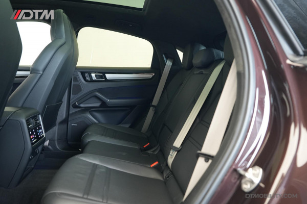 Porsche Cayenne Coupé 3.0 E-Hybrid Platinum Edition | Achterasbesturing | Luchtvering | Panorama | Trekhaak |