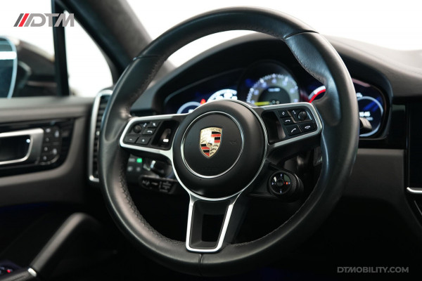 Porsche Cayenne Coupé 3.0 E-Hybrid Platinum Edition | Achterasbesturing | Luchtvering | Panorama | Trekhaak |