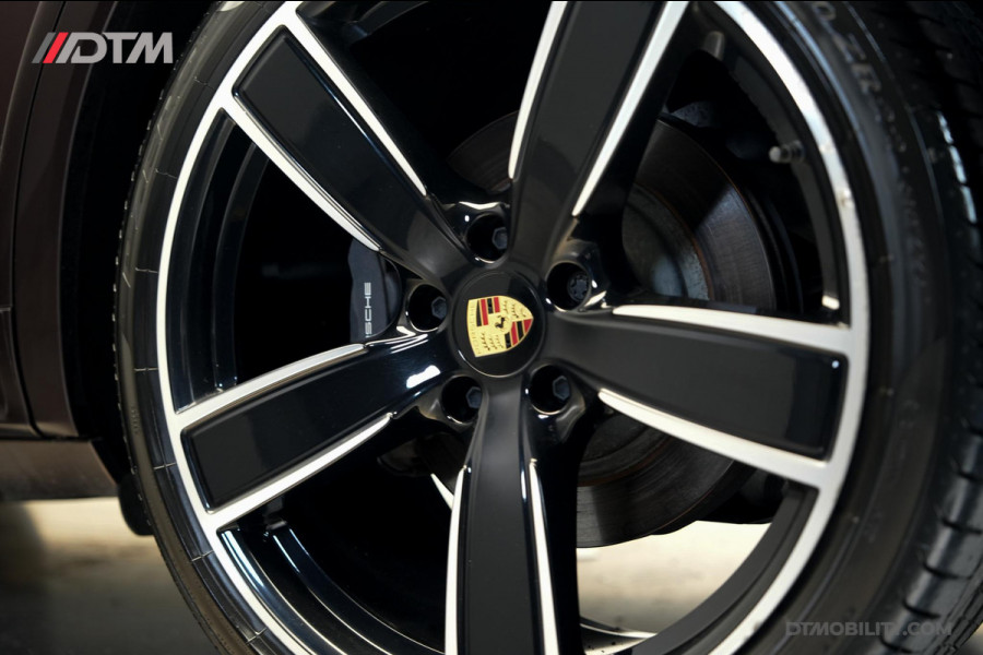Porsche Cayenne Coupé 3.0 E-Hybrid Platinum Edition | Achterasbesturing | Luchtvering | Panorama | Trekhaak |