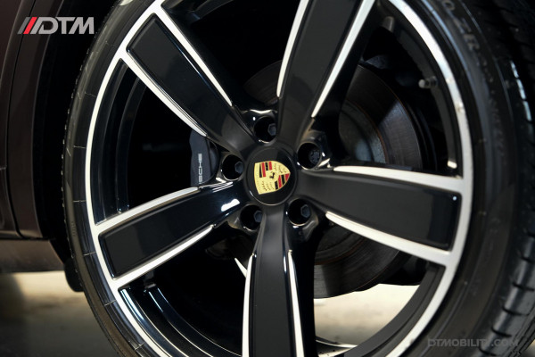 Porsche Cayenne Coupé 3.0 E-Hybrid Platinum Edition | Achterasbesturing | Luchtvering | Panorama | Trekhaak |