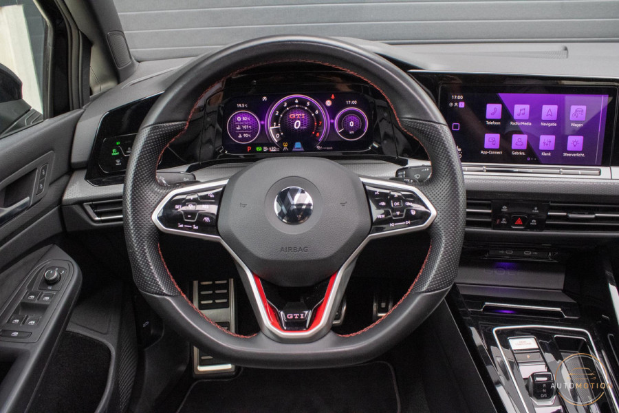 Volkswagen Golf 2.0 TSI GTI PANO CAMERA MISTLAMPEN IQ STOELVERWARMING