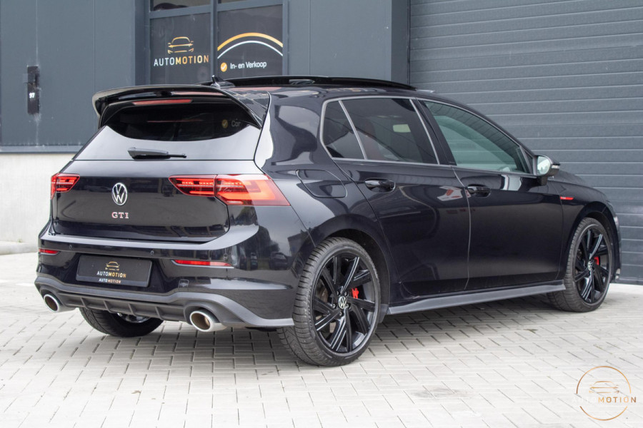 Volkswagen Golf 2.0 TSI GTI PANO CAMERA MISTLAMPEN IQ STOELVERWARMING