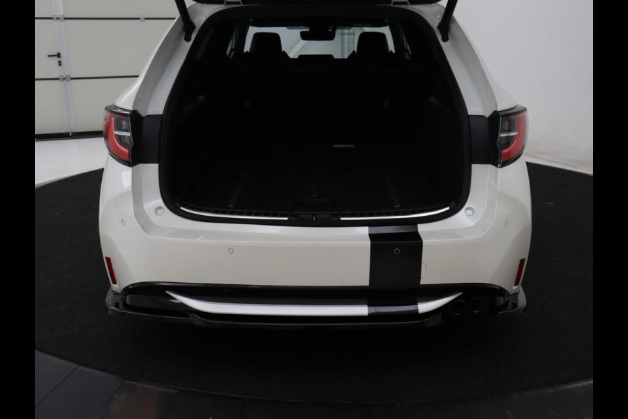 Toyota Corolla 2.0 Hybrid Business Sport Intro | HeadUp | Carplay Adaptive cruise | Achteruitrij camera | Navigatie | Bluetooth | JBL Sound | Climate control |