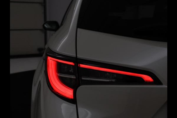 Toyota Corolla 2.0 Hybrid Business Sport Intro | HeadUp | Carplay Adaptive cruise | Achteruitrij camera | Navigatie | Bluetooth | JBL Sound | Climate control |