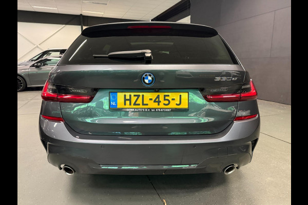 BMW 3 Serie Touring 330e M-SPORT SOH 98%/PANO/H-KARDON/V-COCKPIT/NAVI/CAM/DAB/CARPLAY///