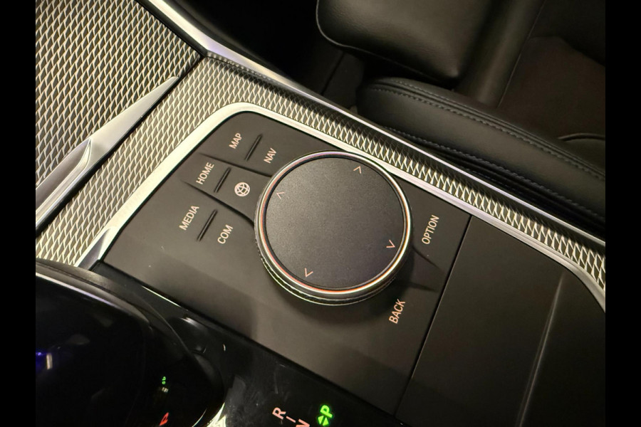 BMW 3 Serie Touring 330e M-SPORT SOH 98%/PANO/H-KARDON/V-COCKPIT/NAVI/CAM/DAB/CARPLAY///