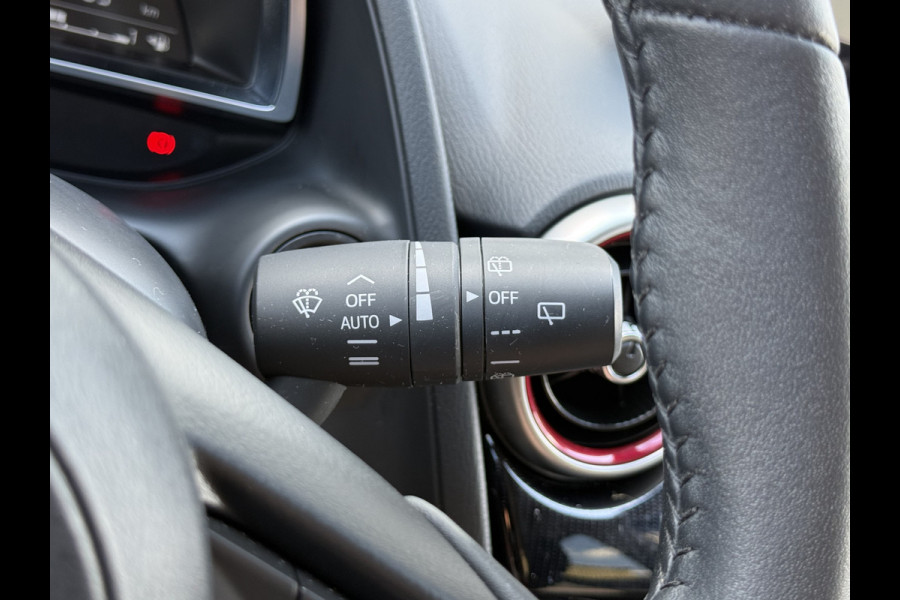 Mazda 2 1.5 Skyactiv-G Luxury | CarPlay | Navi | Camera | LED | 16 inch